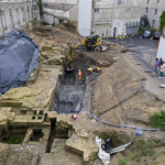 Pháp: Cải tạo khách sạn, phát hiện lâu đài 600 tuổi vùi dưới nền