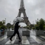 Tại sao dân số Paris giảm liên tục