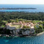 Thành phố Cannes không chỉ có điện ảnh