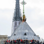 Nhà thờ Đức Bà Paris trở lại