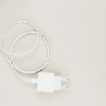 Bị điện giật tử vong khi sạc điện thoại trên xe buýt ở Malaysia