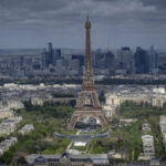 Công ty quản lý tháp Eiffel bác tin có hỏa hoạn