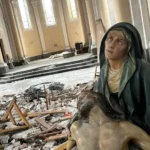 Nhà thờ Đức Bà Paris được cứu nhưng 4.000 nhà thờ khác thì không