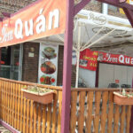 Thăm chợ Đồng Xuân ở Đức, du khách Việt bật cười trước phong cách bán hàng