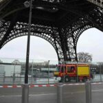 Hoả hoạn ở tháp Eiffel ngay trước thềm Giáng sinh