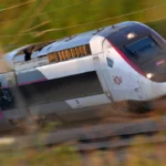 Lái tàu nhảy khỏi cabin tàu, đường sắt Pháp tê liệt