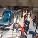 Tàu điện đụng nhau trong hầm ở Pháp, nhiều người bị thương