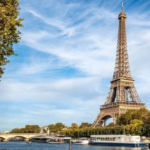 Tháp Eiffel hai lần bị kẻ siêu lừa đảo rao bán làm phế liệu